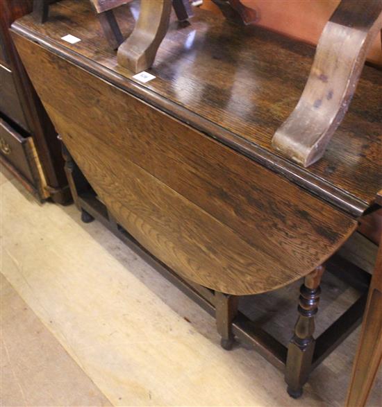 Antique oak oval gateleg table